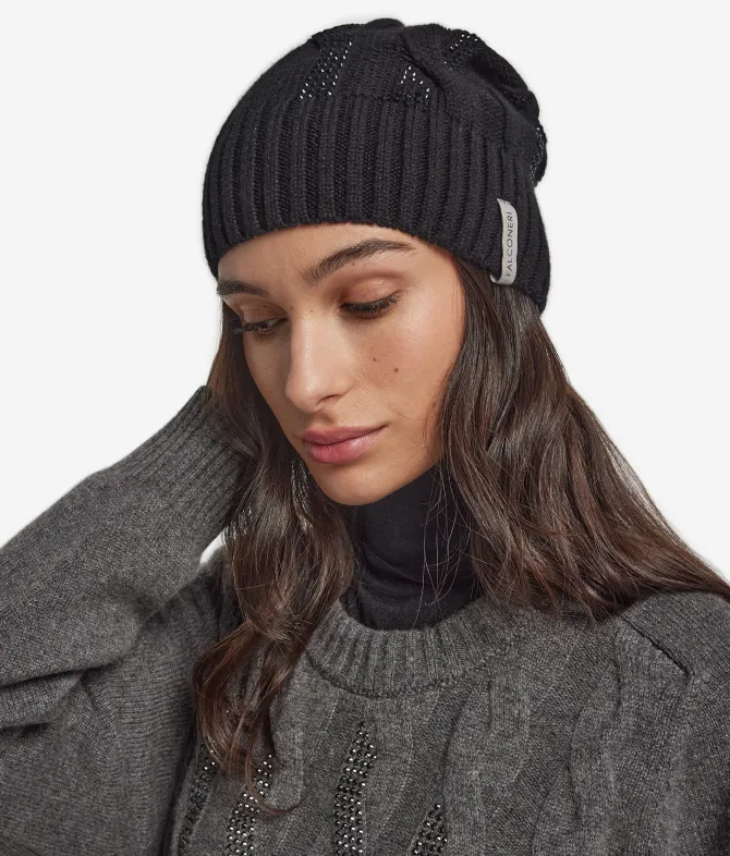 Berretto con trecce e strass in Cashmere Ultrasoft
