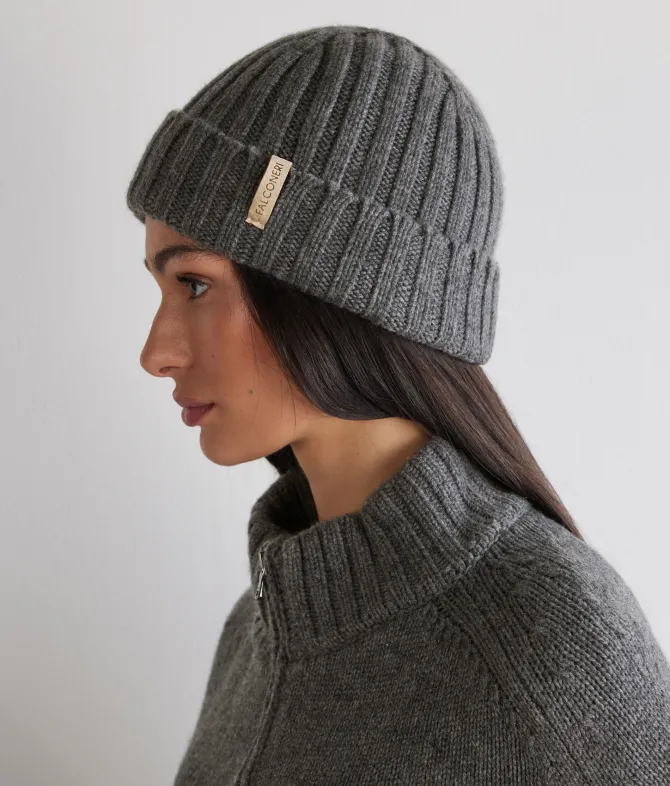 Berretto in cashmere con interno in seta