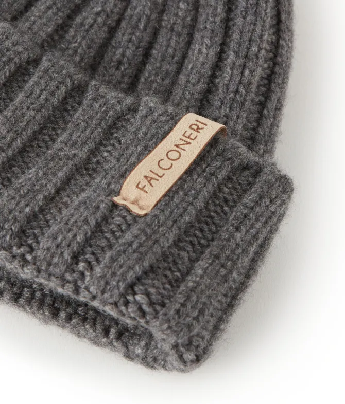 Berretto in cashmere con interno in seta