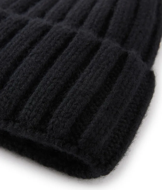 Berretto in cashmere con interno in seta