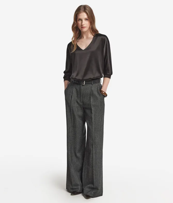 Blusa con scollo a V in seta