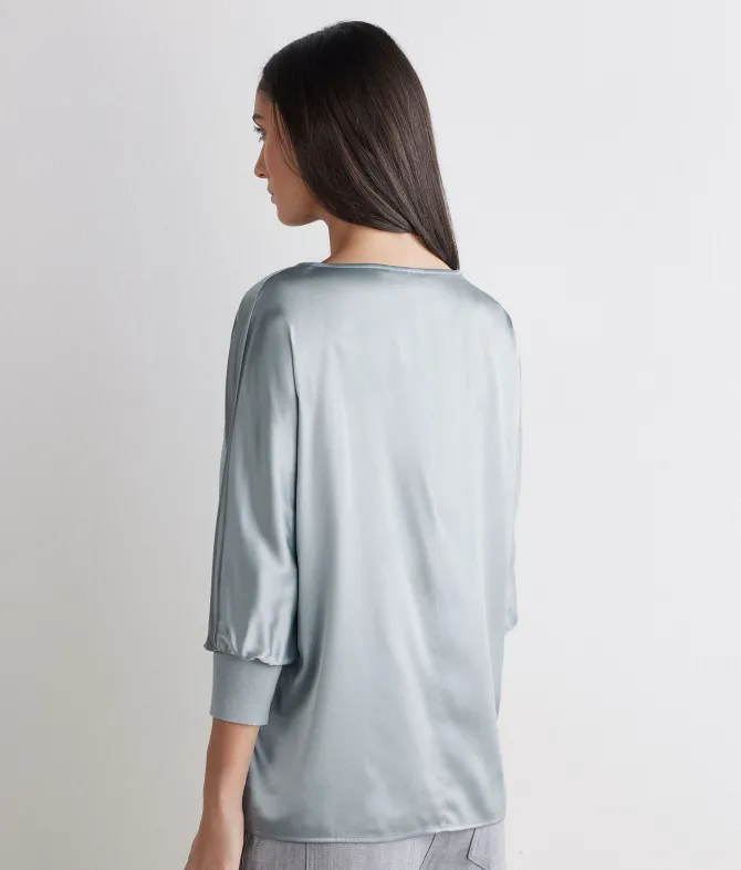 Blusa girocollo in seta