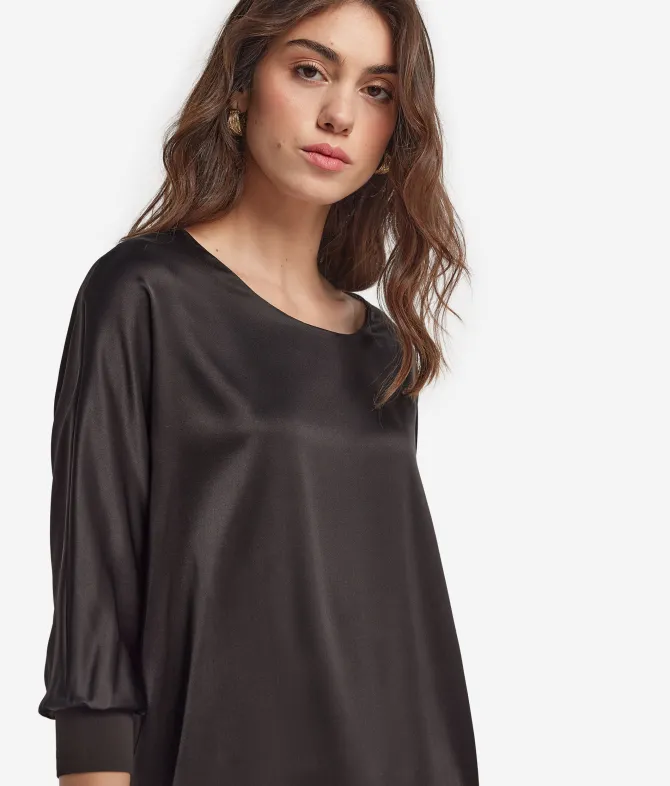 Blusa girocollo in seta