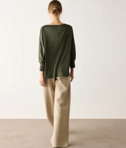 Blusa girocollo in seta