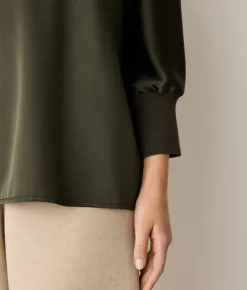 Blusa girocollo in seta