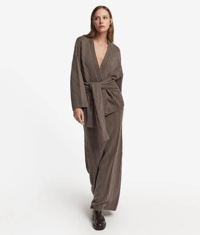 Cappa con lavorazione a trecce in Cashmere Ultrasoft