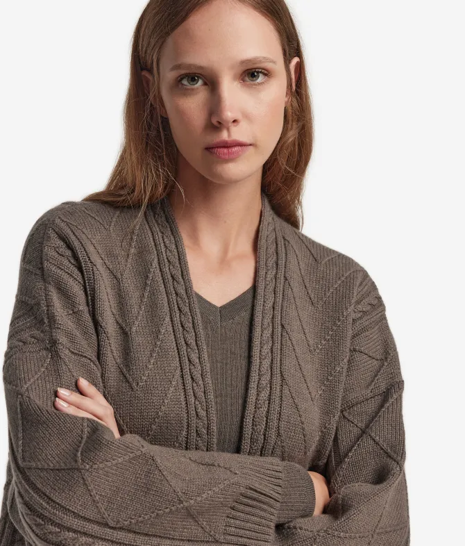 Cappa con lavorazione a trecce in Cashmere Ultrasoft