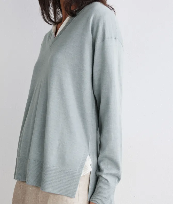 Maglia con scollo a V e spacchi in Cashmere Ultrafine