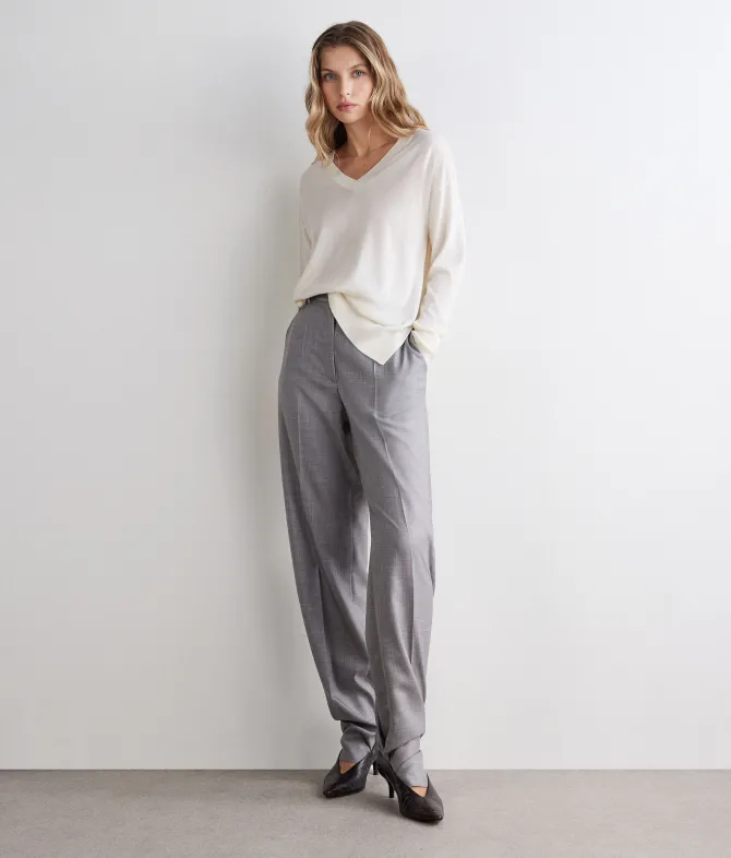 Maglia con scollo a V e spacchi in Cashmere Ultrafine