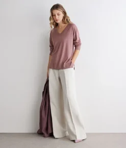 Maglia con scollo a V e spacchi in Cashmere Ultrafine