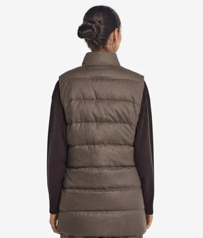 Piumino smanicato in seta e cashmere