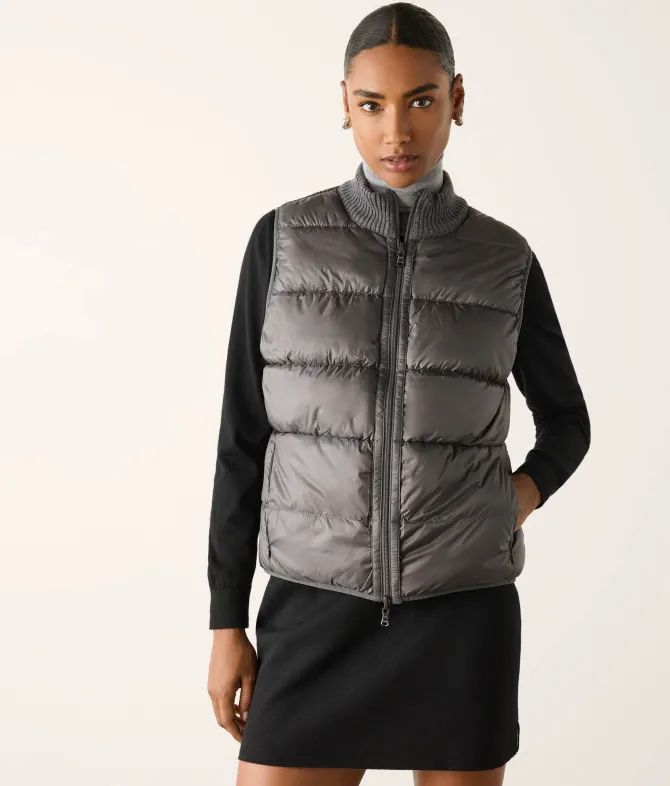 Piumino smanicato reversibile a coste intrecciate in cashmere