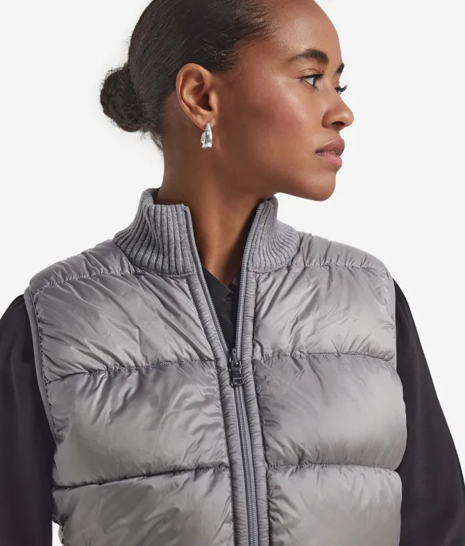 Piumino smanicato reversibile con intreccio in cashmere
