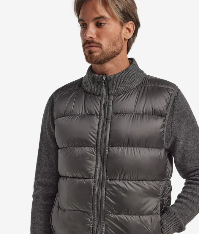 Piumino smanicato reversibile con trecce in Cashmere Ultrasoft