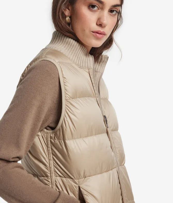 Piumino smanicato reversibile con trecce in cashmere
