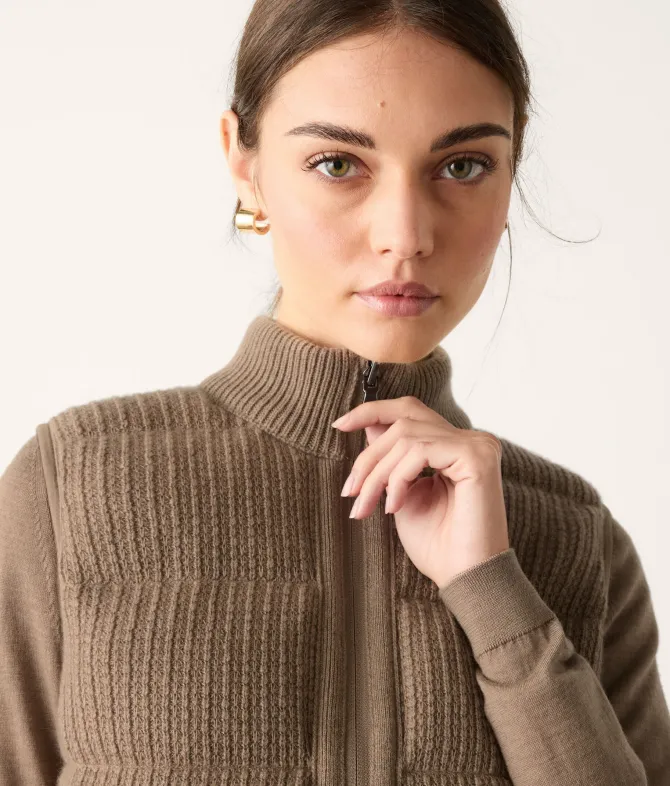 Piumino smanicato reversibile coste frisee in cashmere