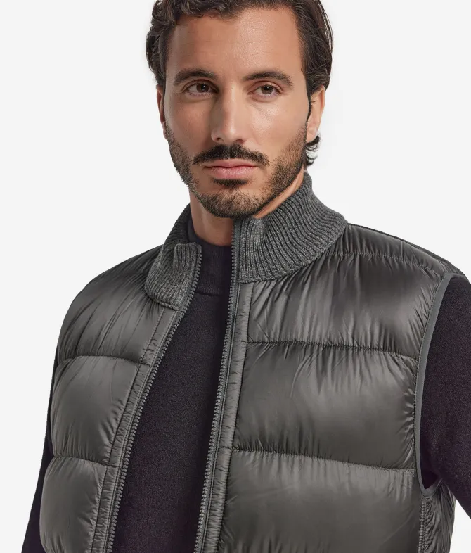 Piumino smanicato reversibile in cashmere