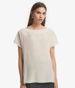 T-shirt con scollo a barchetta in seta e modal