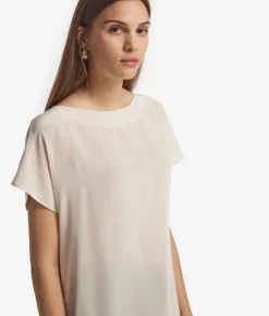 T-shirt con scollo a barchetta in seta e modal