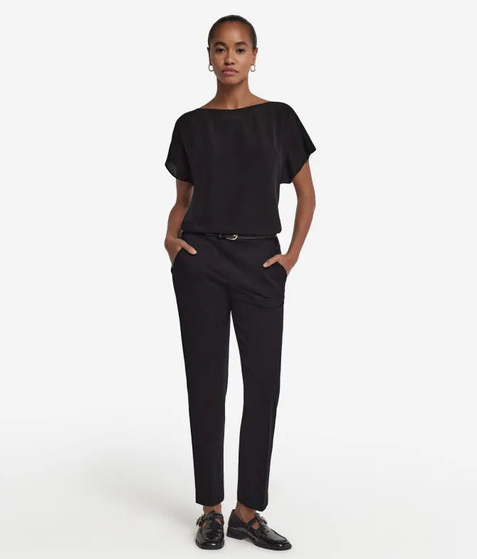 T-shirt con scollo a barchetta in seta e modal