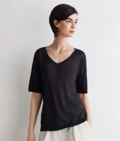 T-shirt scollo a V in seta